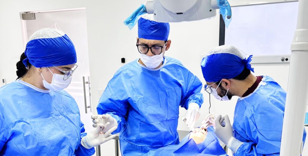 Cirujano Oral y Maxilofacial en Puerto Vallarta | Dr. Rodríguez